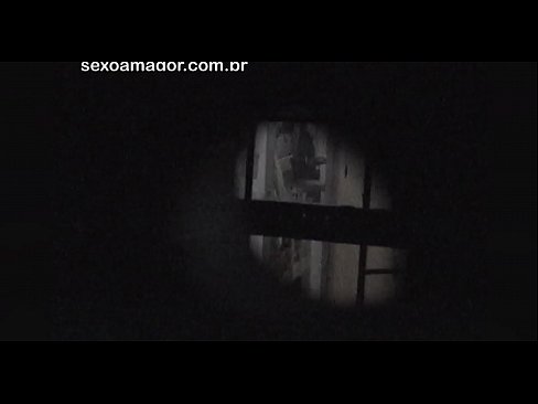 ❤️ 블론디는 중공 벽돌 뒤에 숨겨진 이웃 뱃사공에 의해 비밀리에 비디오에 녹화됩니다. ️ 포르노 ko.xxxtophd.ru에서 ❤